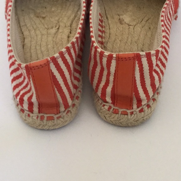 TORY BURCH STRIPED CANVAS ESPADRILLES - Picture 5 of 7